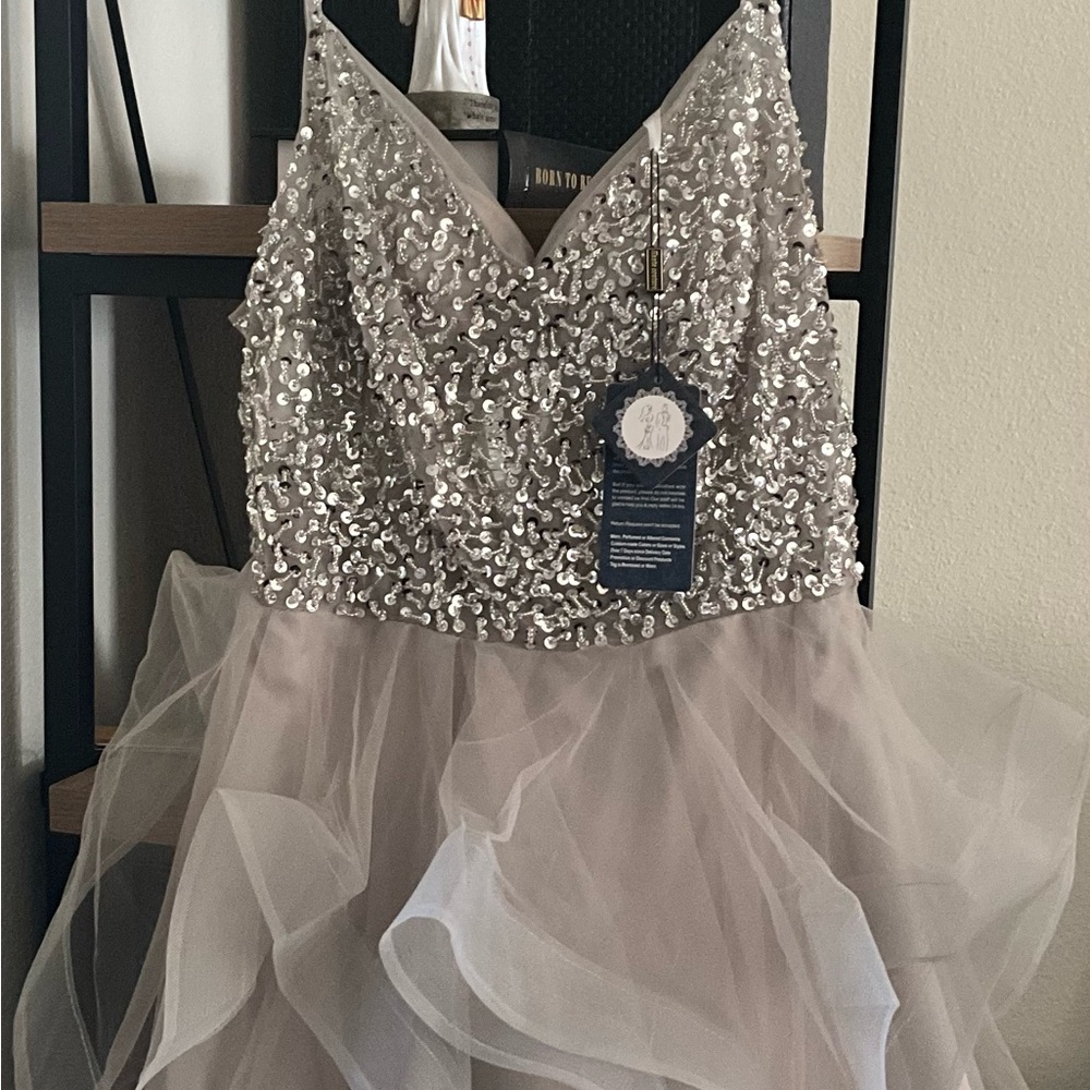 Sequined V-Neck Tulle Maxi Dress in Champagne